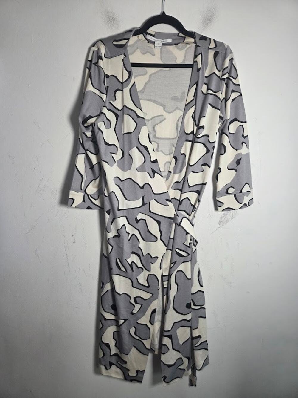 Diane Von Furstenberg Grey Black Large Animal Print Silk Jersey Wrap Dress sz 14